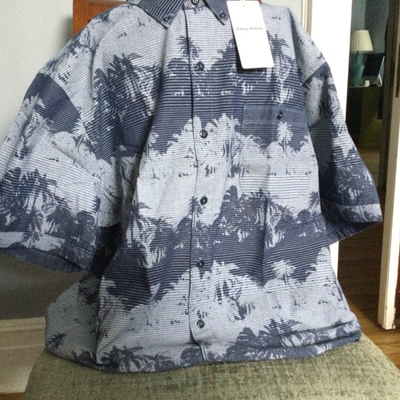 Tommy Bahama Pixel Palms Men’s Camp Shirt.  New - Picture 9 of 11